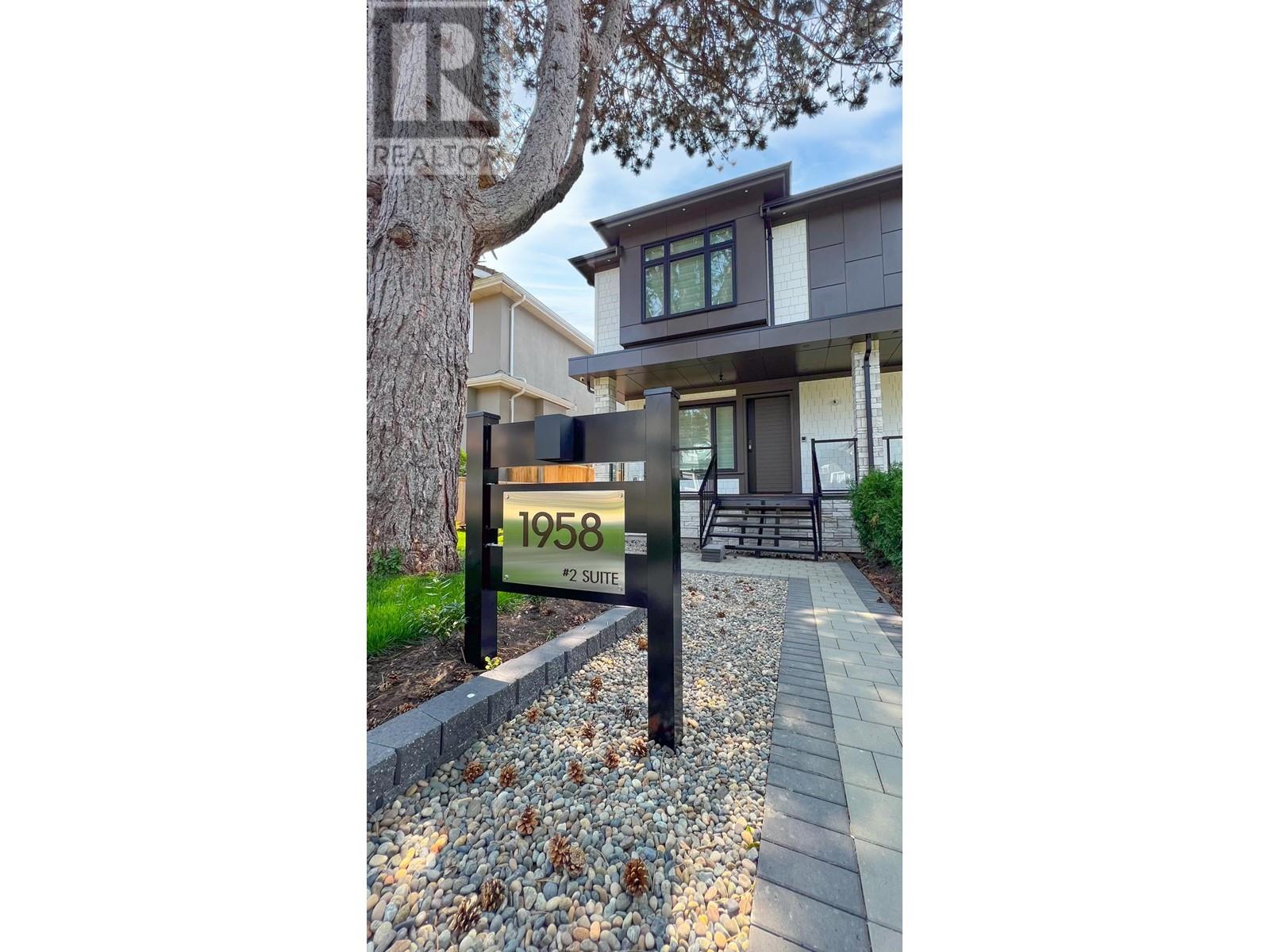 Listing Picture 2 of 24 : 1958 W 42ND AVENUE, Vancouver / 溫哥華 - 魯藝地產 Yvonne Lu Group - MLS Medallion Club Member