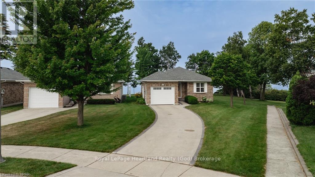 301 Bethune Crescent, Goderich, Ontario  N7A 4M6 - Photo 2 - X10780341