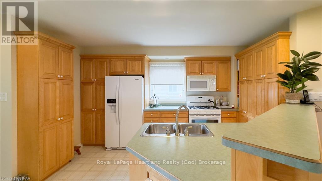 301 Bethune Crescent, Goderich, Ontario  N7A 4M6 - Photo 5 - X10780341