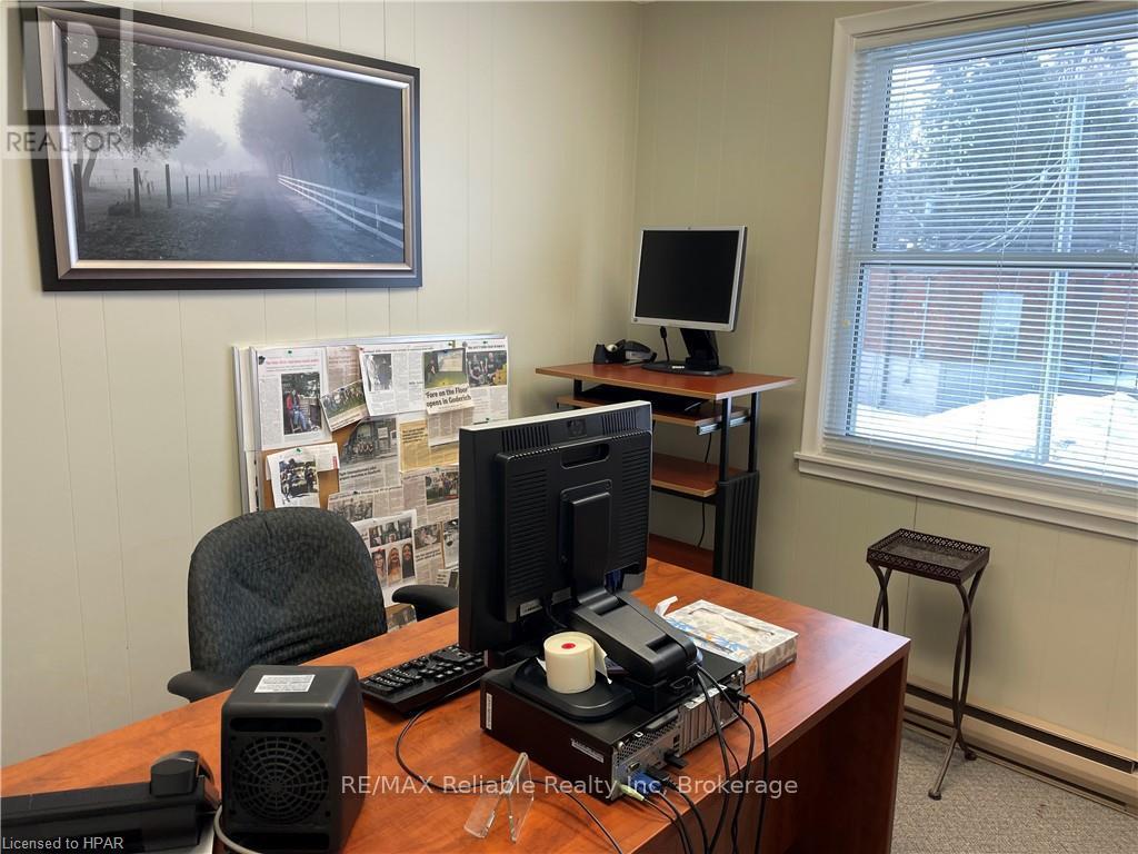 437 Turnberry Street, Huron East, Ontario  N0G 1H0 - Photo 3 - X10781968