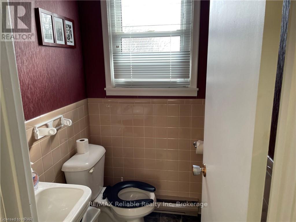 437 Turnberry Street, Huron East, Ontario  N0G 1H0 - Photo 4 - X10781968