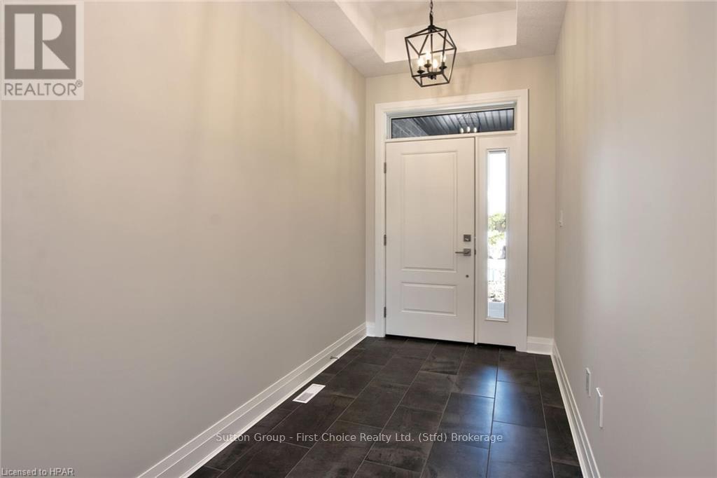 Property at 117 KASTNER STREET image 3
