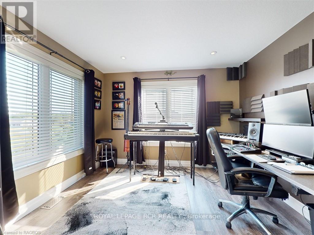 191 Ishwar Drive, Georgian Bluffs, Ontario  N0H 1S0 - Photo 21 - X10846029