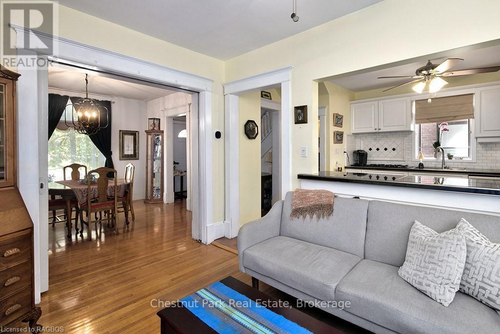 585 2nd Avenue E, Owen Sound, Ontario  N4K 2G5 - Photo 2 - X10845980