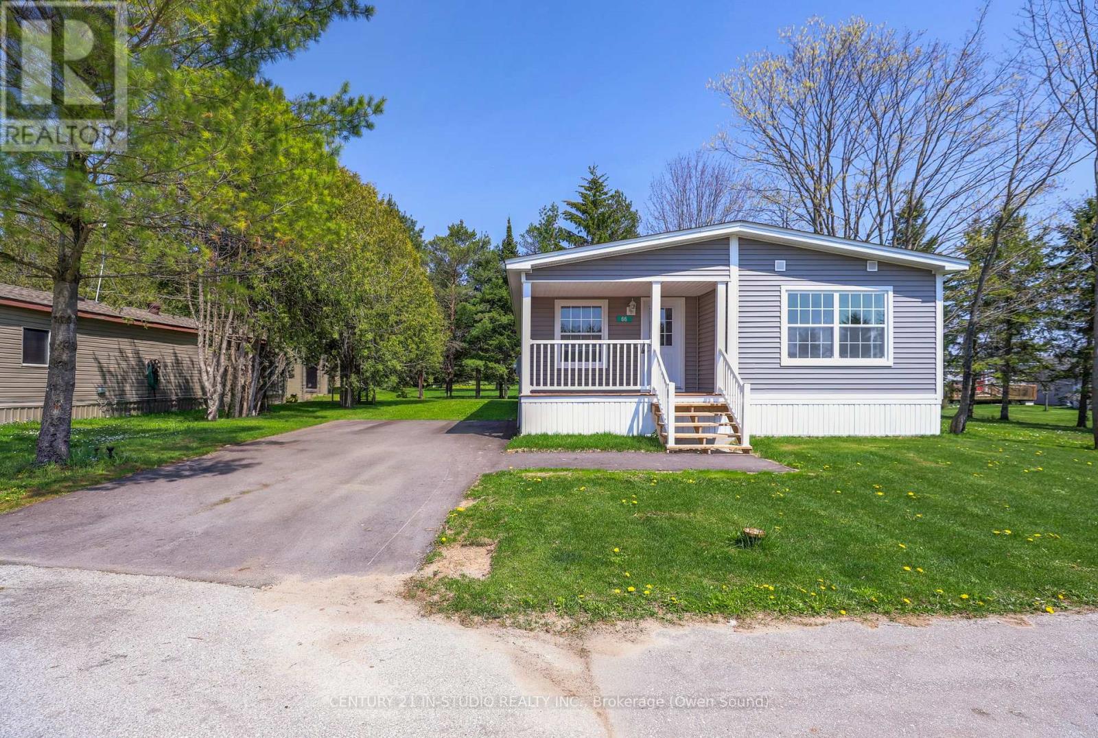 66 SUSSEX SQUARE, Georgian Bluffs, Ontario