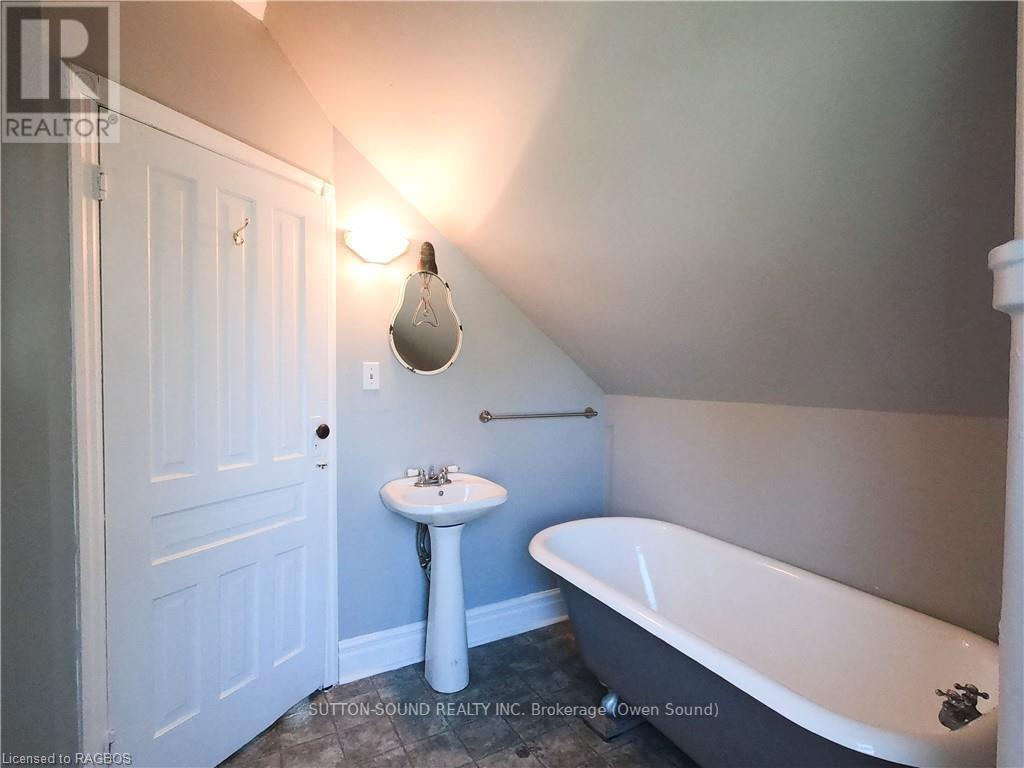 8 Elizabeth Drive, South Bruce Peninsula, Ontario  N0H 1A0 - Photo 14 - X10846484