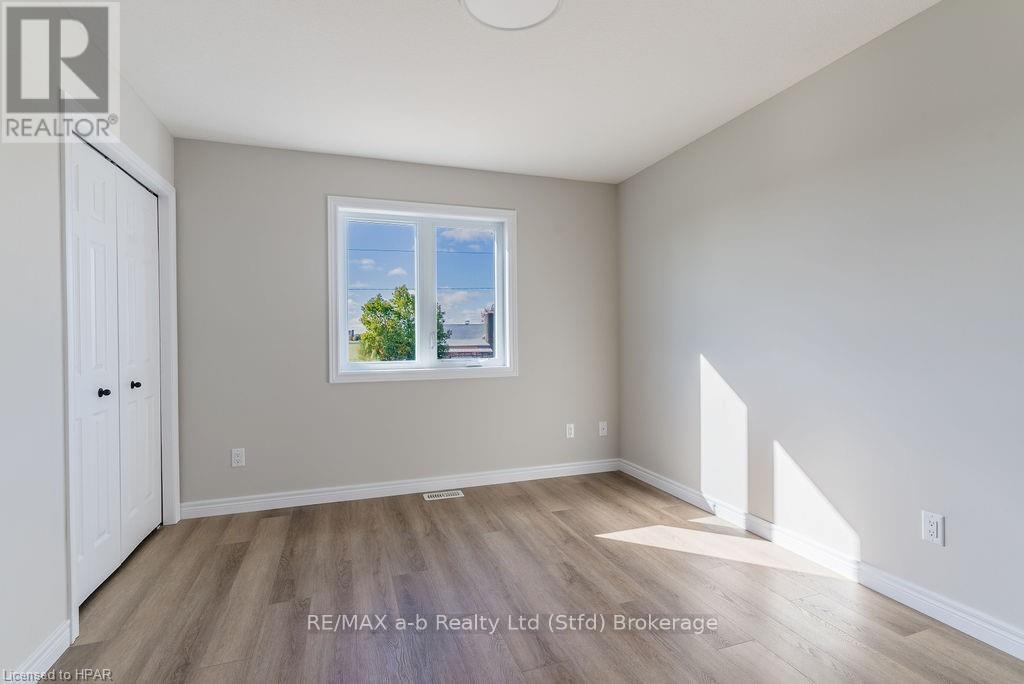 139 Mill Race Crescent, Woolwich, Ontario  N0B 2N0 - Photo 12 - X10781500