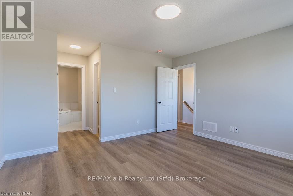 139 Mill Race Crescent, Woolwich, Ontario  N0B 2N0 - Photo 16 - X10781500