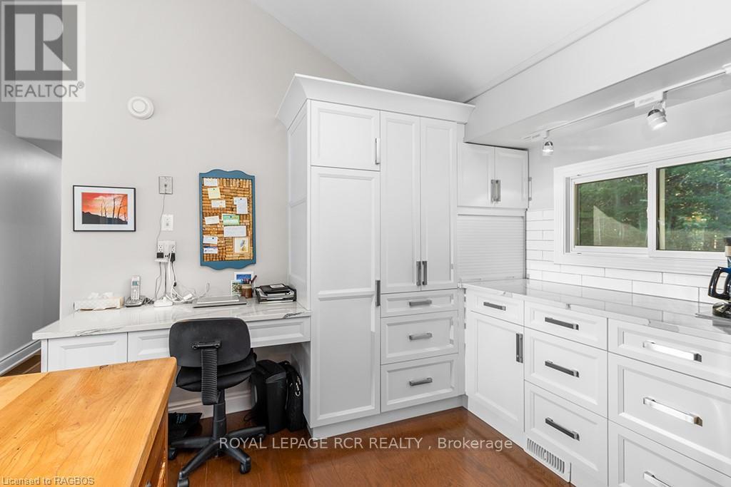 177 Isthmus Bay Road, Northern Bruce Peninsula, Ontario  N0H 1W0 - Photo 11 - X10846489