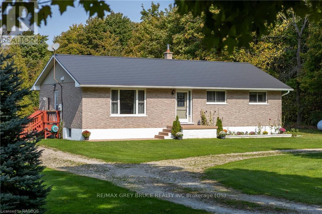 362511 Lindenwood Road, Georgian Bluffs, Ontario  N0H 2T0 - Photo 2 - X10846513