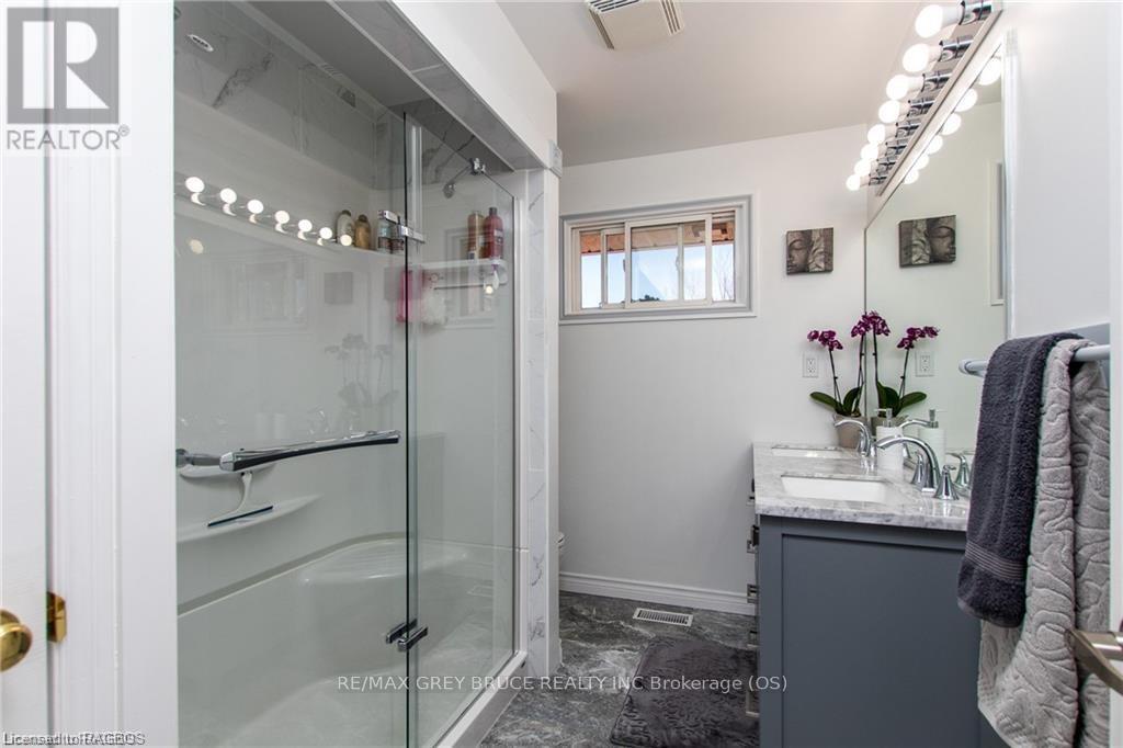 362511 Lindenwood Road, Georgian Bluffs, Ontario  N0H 2T0 - Photo 21 - X10846513