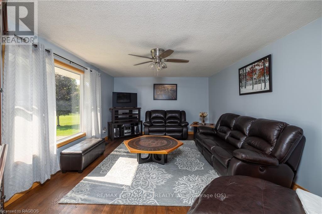 362511 Lindenwood Road, Georgian Bluffs, Ontario  N0H 2T0 - Photo 9 - X10846513