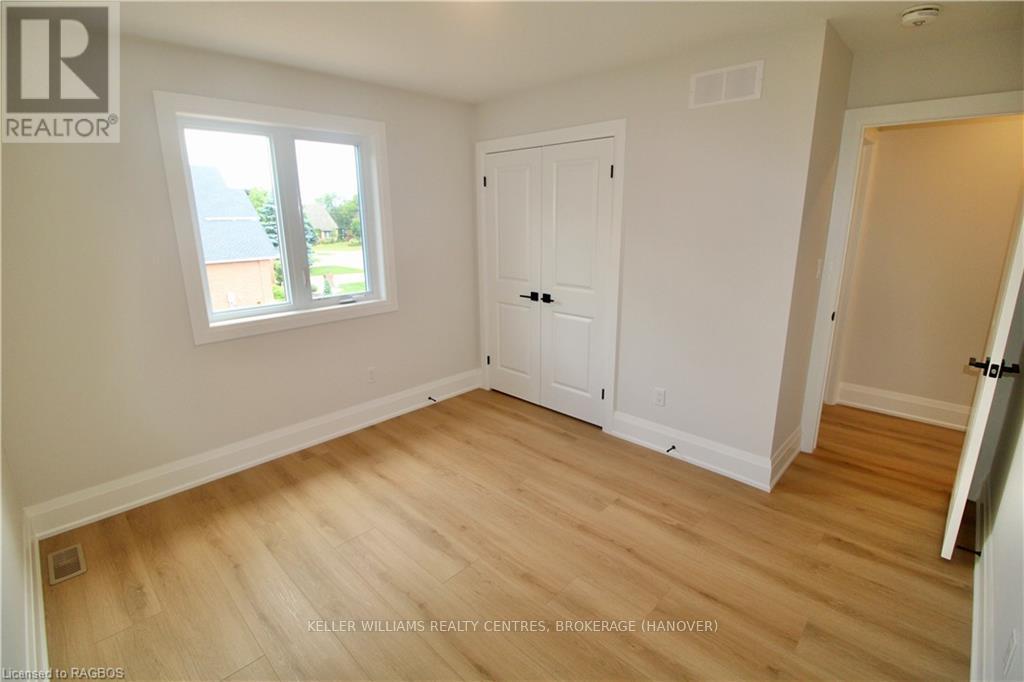 694 17th St Crescent, Hanover, Ontario  N4N 3M3 - Photo 31 - X10846678