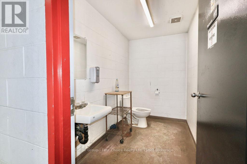 388 - 390 Romeo Street S, Stratford, Ontario  N5A 4T9 - Photo 12 - X10780510