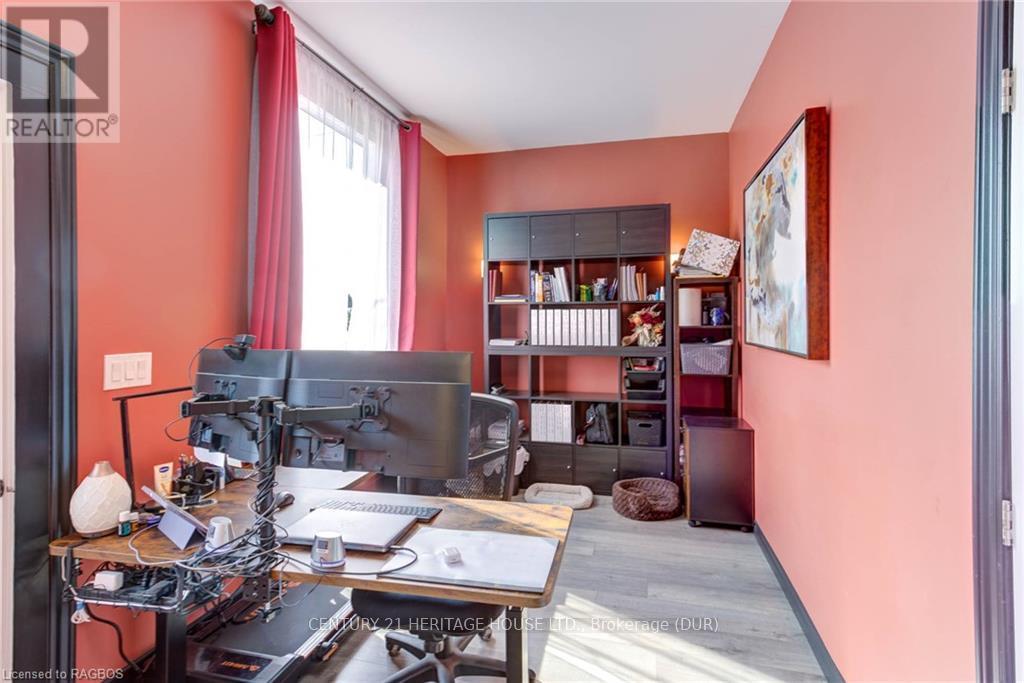 276 12th Street, Hanover, Ontario  N4N 1V3 - Photo 8 - X10846456