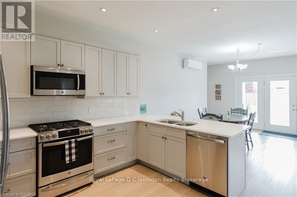 3 - 1050 Waterloo Street, Saugeen Shores, Ontario  N0H 2C4 - Photo 6 - X10846729