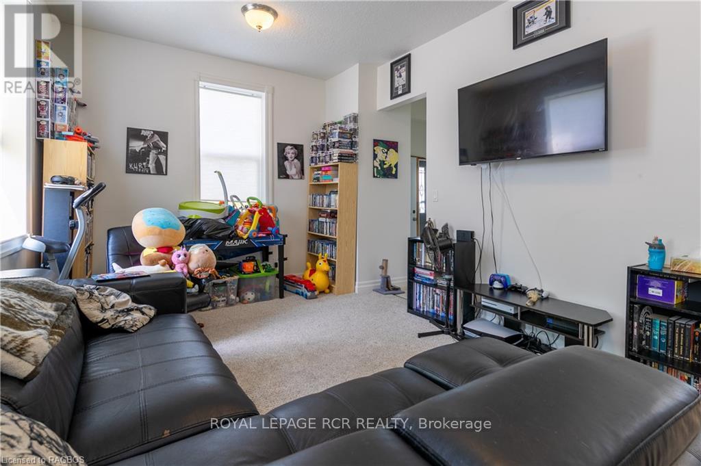 424 Royal Street E, North Perth, Ontario  N4W 2S3 - Photo 14 - X10845881