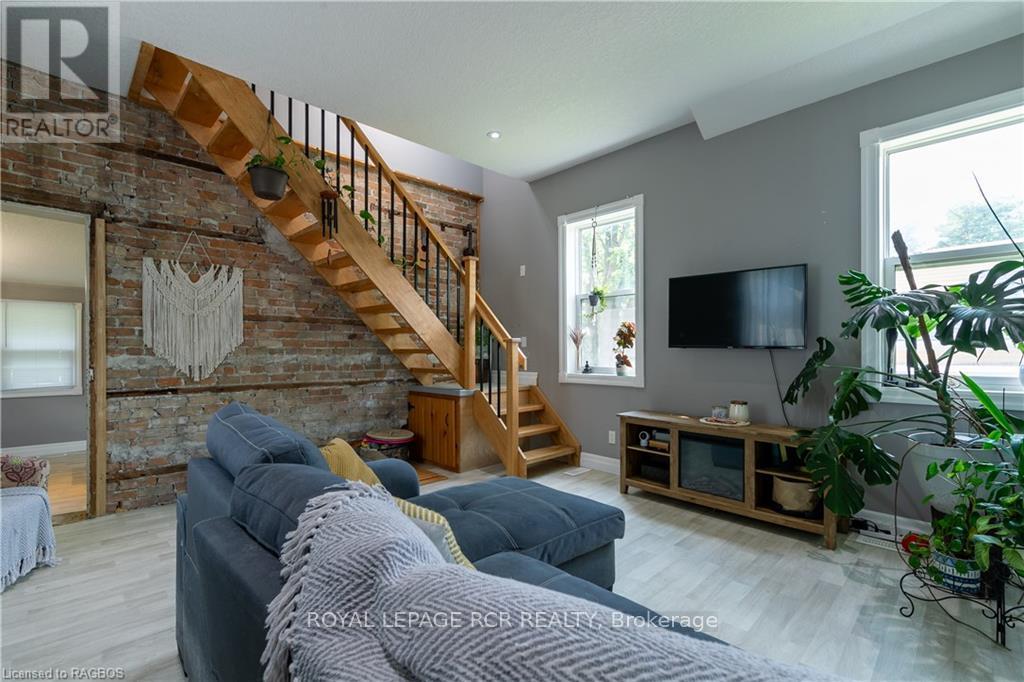 424 Royal Street E, North Perth, Ontario  N4W 2S3 - Photo 18 - X10845881