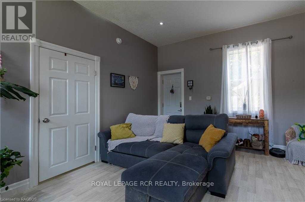 424 Royal Street E, North Perth, Ontario  N4W 2S3 - Photo 22 - X10845881