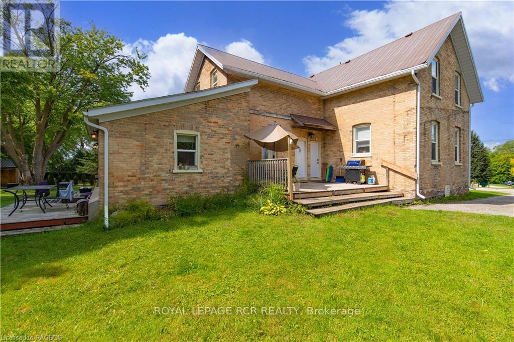 424 Royal Street E, North Perth, Ontario  N4W 2S3 - Photo 4 - X10845881