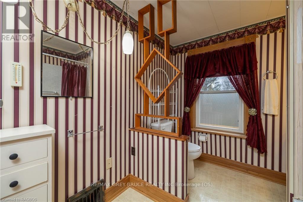 716 5th Avenue E, Owen Sound, Ontario  N4K 2R6 - Photo 13 - X10847036