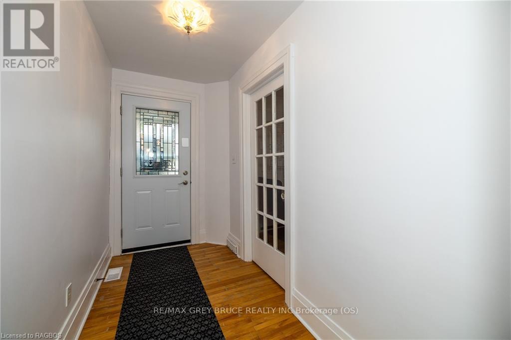 1809 3rd Avenue W, Owen Sound, Ontario  N4K 4R7 - Photo 2 - X10847040