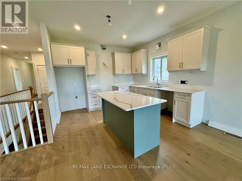 48 John Crescent, Brockton, Ontario  N0G 1J0 - Photo 3 - X10846352