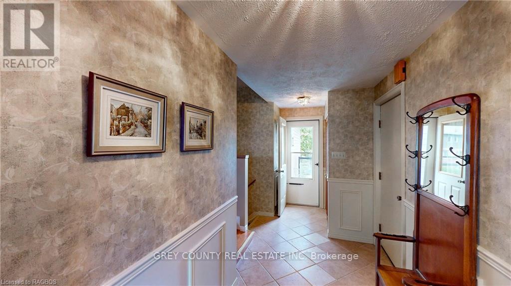63 Greyview Drive, Grey Highlands, Ontario  N0C 1H0 - Photo 5 - X10846495