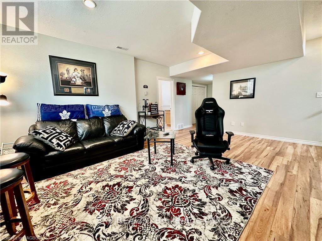 676 23rd Avenue, Hanover, Ontario  N4N 3X4 - Photo 14 - X10847097