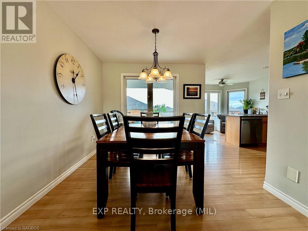 676 23rd Avenue, Hanover, Ontario  N4N 3X4 - Photo 4 - X10847097