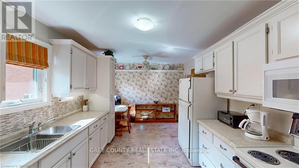 63 Greyview Drive, Grey Highlands, Ontario  N0C 1H0 - Photo 15 - X10846495