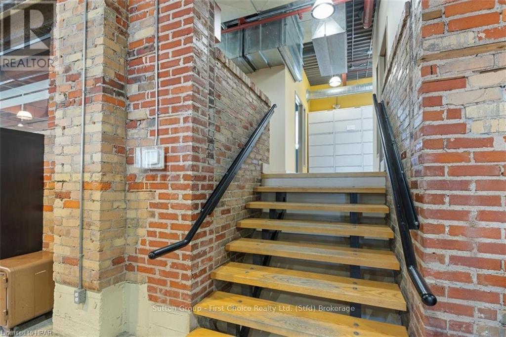 Rear - 107 Erie Street, Stratford, Ontario  N5A 2M5 - Photo 12 - X10782243