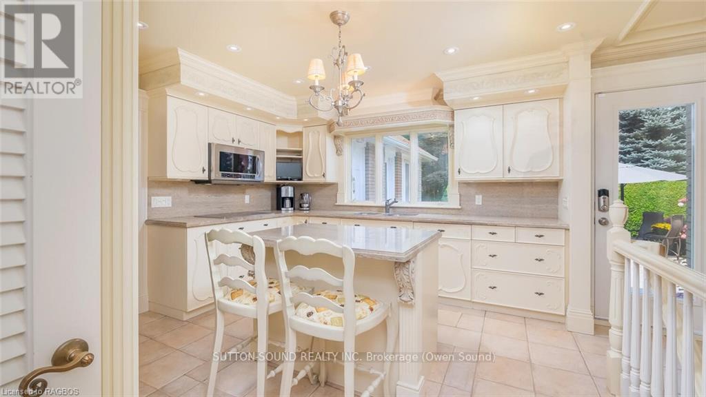 560 5th Street W, Owen Sound, Ontario  N4K 3K6 - Photo 9 - X10848062