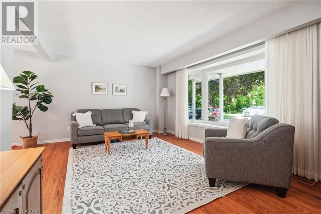 527 5th Street E, Owen Sound, Ontario  N4K 1E2 - Photo 12 - X10847423