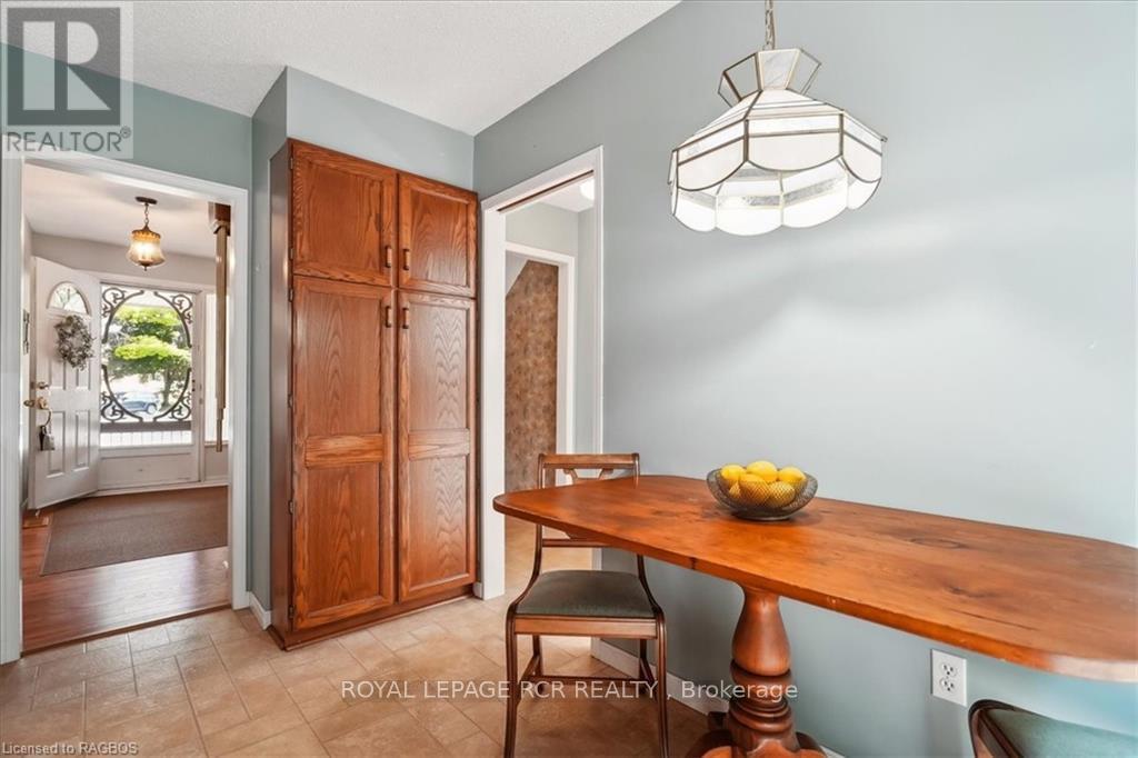 527 5th Street E, Owen Sound, Ontario  N4K 1E2 - Photo 22 - X10847423