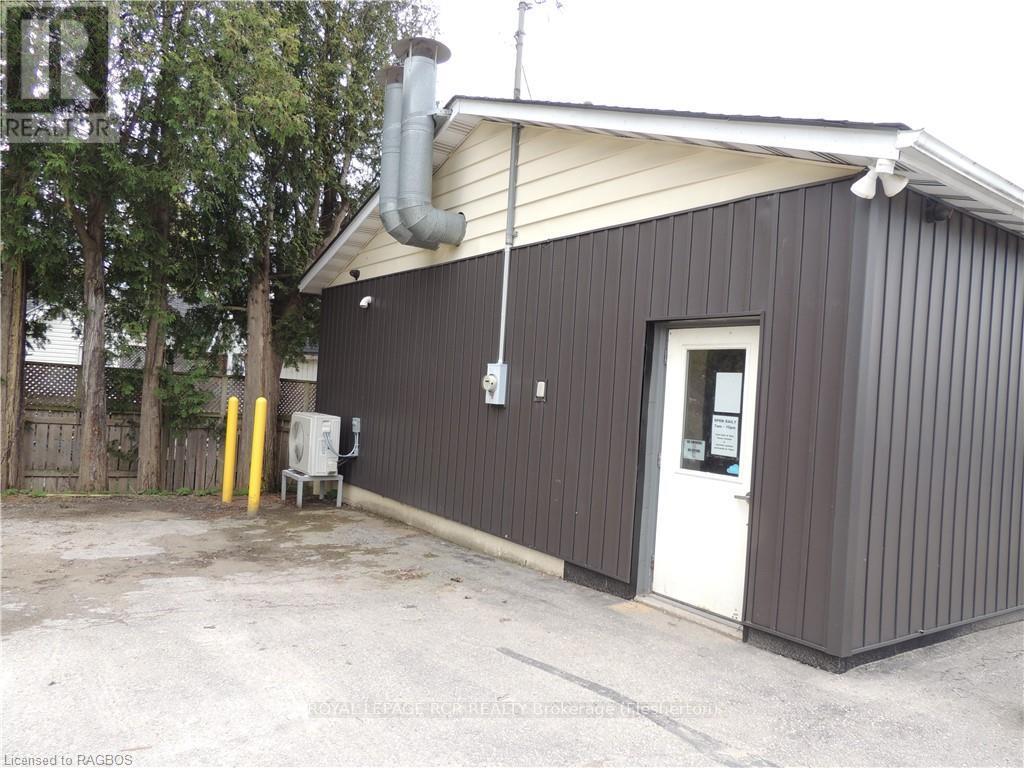 203 Garafraxa Street S, West Grey (Durham), Ontario  N0G 1R0 - Photo 11 - X10848117