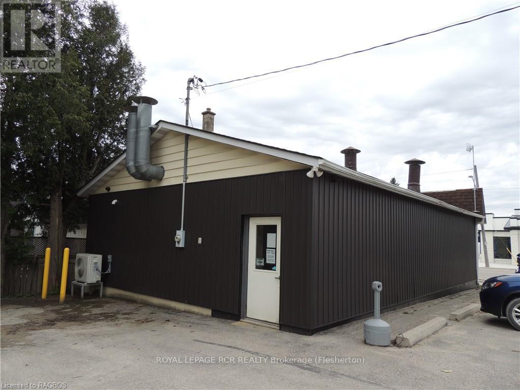 203 Garafraxa Street S, West Grey (Durham), Ontario  N0G 1R0 - Photo 12 - X10848117