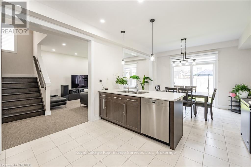 46 Creek Ridge Street, Kitchener, Ontario  N2R 0B6 - Photo 15 - X10443904