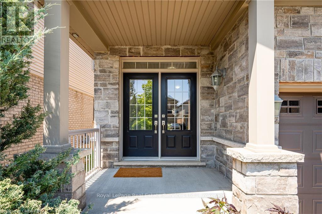 46 Creek Ridge Street, Kitchener, Ontario  N2R 0B6 - Photo 4 - X10443904