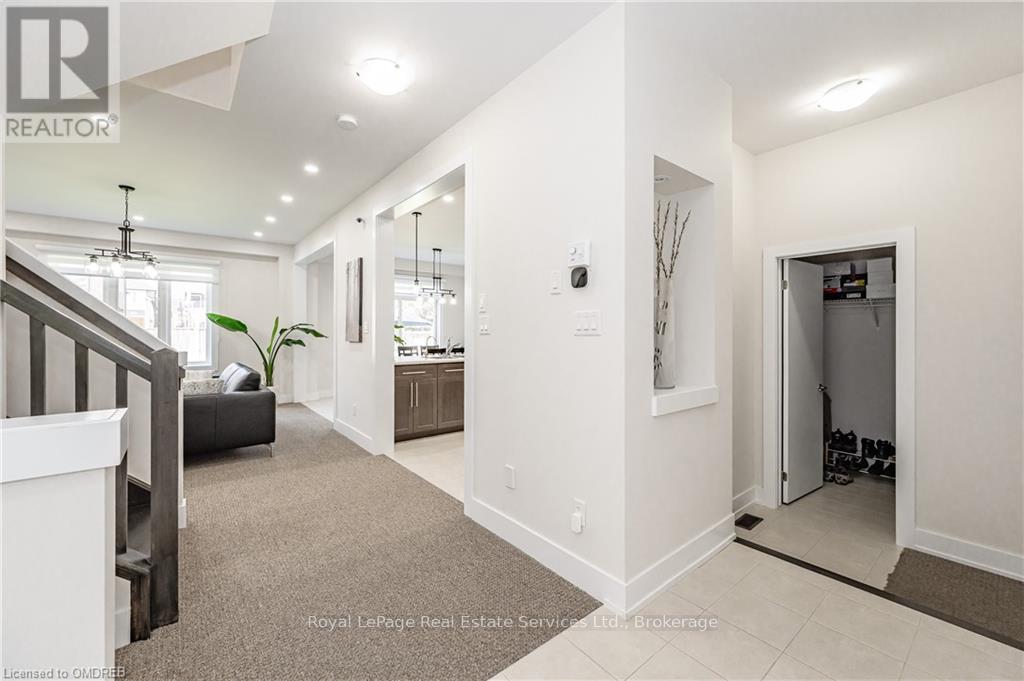 46 Creek Ridge Street, Kitchener, Ontario  N2R 0B6 - Photo 8 - X10443904
