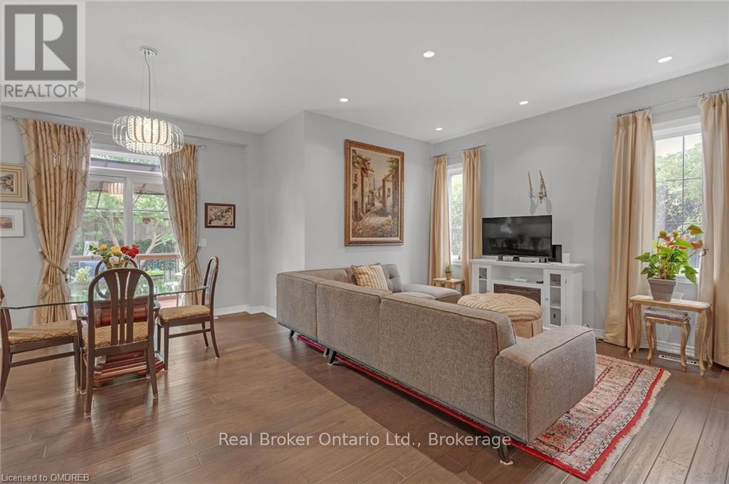 93 Southshore Crescent, Hamilton (Lakeshore), Ontario  L8E 0J3 - Photo 11 - X11880101