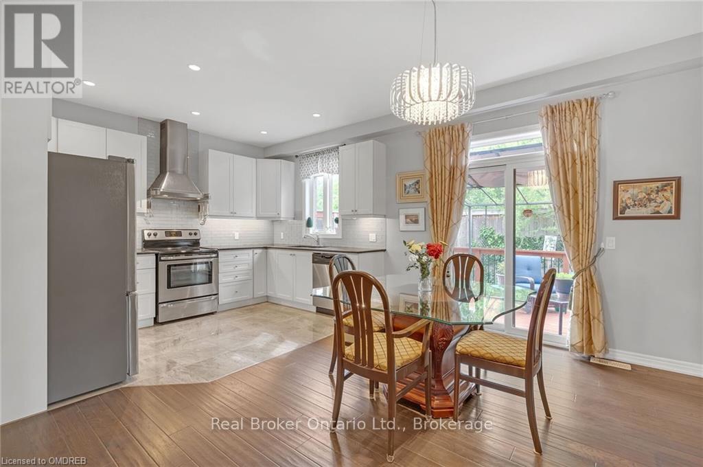 93 Southshore Crescent, Hamilton (Lakeshore), Ontario  L8E 0J3 - Photo 12 - X11880101