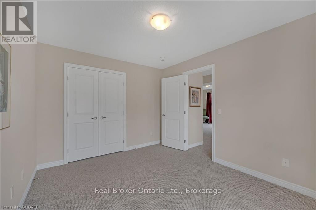 93 Southshore Crescent, Hamilton (Lakeshore), Ontario  L8E 0J3 - Photo 25 - X11880101