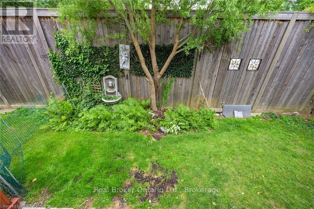 93 Southshore Crescent, Hamilton (Lakeshore), Ontario  L8E 0J3 - Photo 38 - X11880101