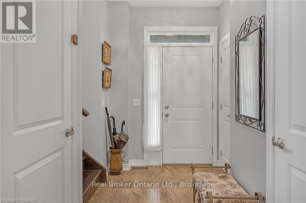 93 Southshore Crescent, Hamilton (Lakeshore), Ontario  L8E 0J3 - Photo 8 - X11880101