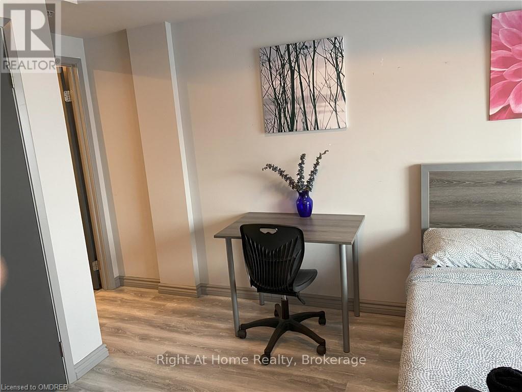 B510 - 275 Larch Street, Waterloo, Ontario  N2L 0J2 - Photo 11 - X11880127