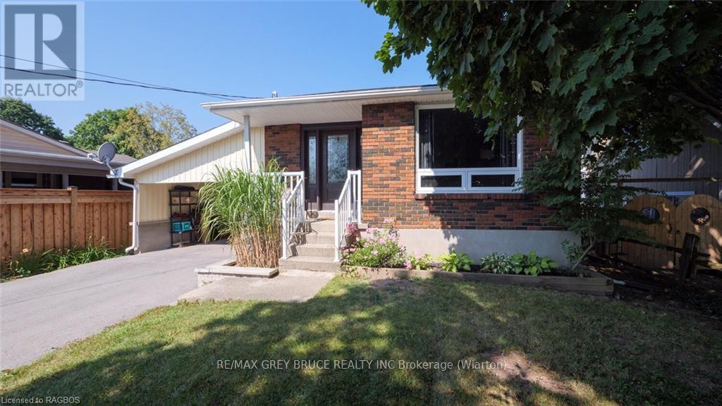 2086 8th Ave E, Owen Sound, Ontario  N4K 3C6 - Photo 1 - X10846401
