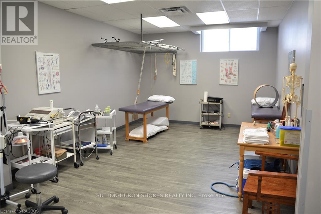 662 Gustavus Street, Saugeen Shores, Ontario  N0H 2C0 - Photo 7 - X10849005