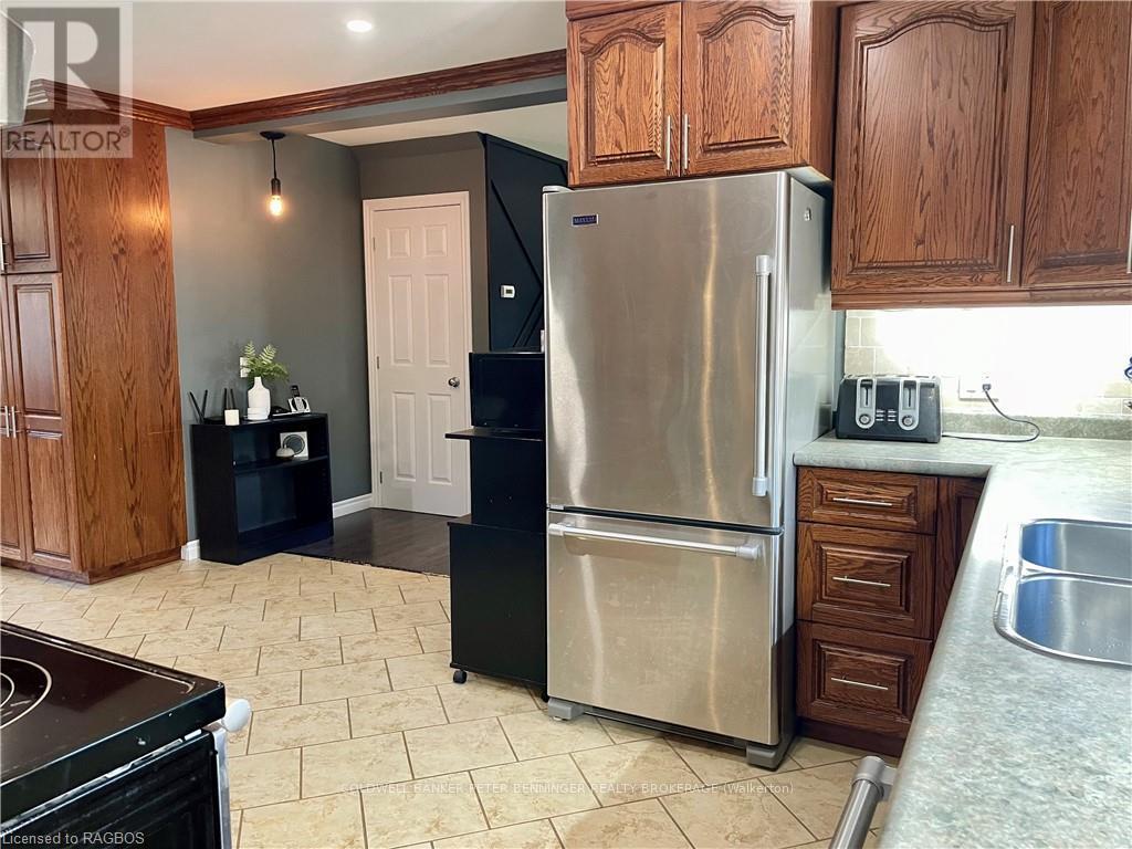 1204 Bruce Rd 12, South Bruce, Ontario  N0G 2V0 - Photo 6 - X10848035