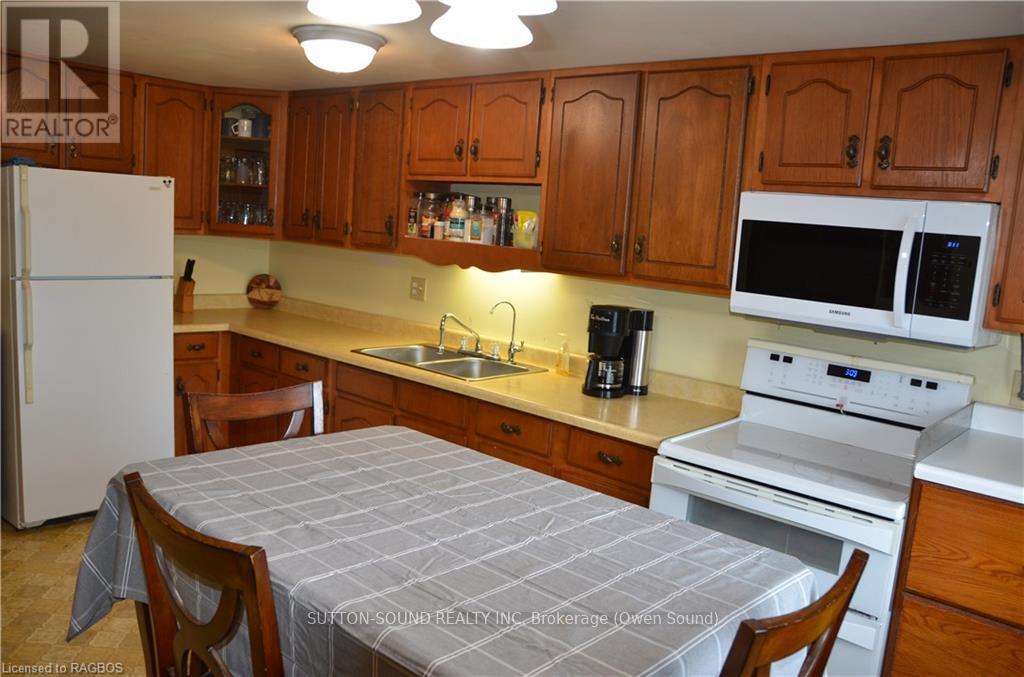 402432 Grey Road 4, West Grey, Ontario  N0H 1R0 - Photo 4 - X10850109